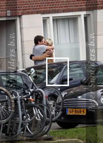 Amsterdam 5 januari 2019
Dionne Stax rijdt op de apollolaan 2x door rood op de fiets en ze heeft haar mobiel in haar handen. Dionne gaat langs bij haar vriend  Sytse Oudkerk