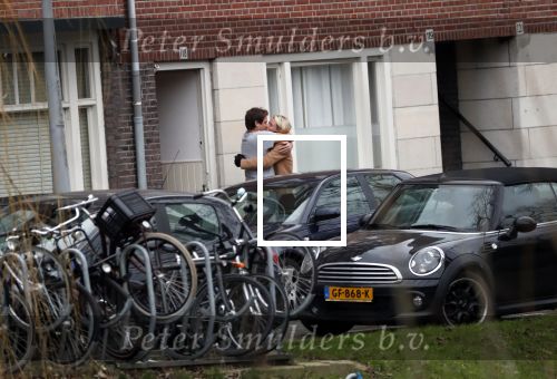Amsterdam 5 januari 2019
Dionne Stax rijdt op de apollolaan 2x door rood op de fiets en ze heeft haar mobiel in haar handen. Dionne gaat langs bij haar vriend  Sytse Oudkerk