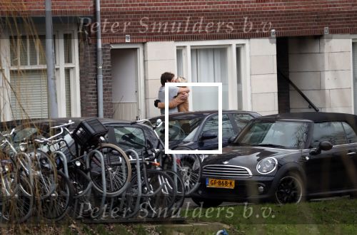 Amsterdam 5 januari 2019
Dionne Stax rijdt op de apollolaan 2x door rood op de fiets en ze heeft haar mobiel in haar handen. Dionne gaat langs bij haar vriend  Sytse Oudkerk