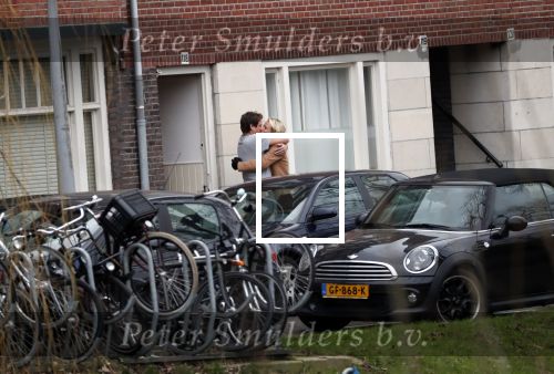 Amsterdam 5 januari 2019
Dionne Stax rijdt op de apollolaan 2x door rood op de fiets en ze heeft haar mobiel in haar handen. Dionne gaat langs bij haar vriend  Sytse Oudkerk