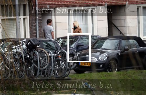 Amsterdam 5 januari 2019
Dionne Stax rijdt op de apollolaan 2x door rood op de fiets en ze heeft haar mobiel in haar handen. Dionne gaat langs bij haar vriend  Sytse Oudkerk