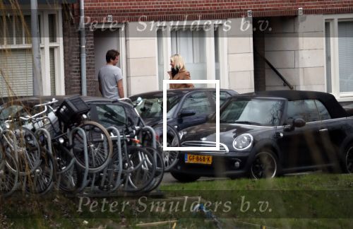 Amsterdam 5 januari 2019
Dionne Stax rijdt op de apollolaan 2x door rood op de fiets en ze heeft haar mobiel in haar handen. Dionne gaat langs bij haar vriend  Sytse Oudkerk