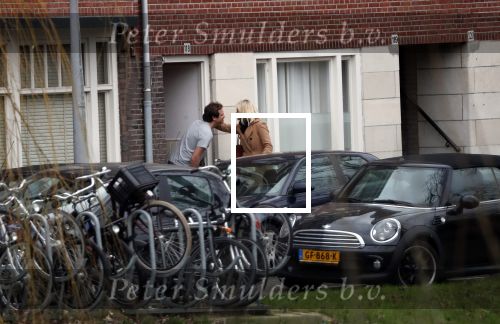 Amsterdam 5 januari 2019
Dionne Stax rijdt op de apollolaan 2x door rood op de fiets en ze heeft haar mobiel in haar handen. Dionne gaat langs bij haar vriend  Sytse Oudkerk
