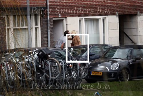 Amsterdam 5 januari 2019
Dionne Stax rijdt op de apollolaan 2x door rood op de fiets en ze heeft haar mobiel in haar handen. Dionne gaat langs bij haar vriend  Sytse Oudkerk