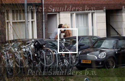 Amsterdam 5 januari 2019
Dionne Stax rijdt op de apollolaan 2x door rood op de fiets en ze heeft haar mobiel in haar handen. Dionne gaat langs bij haar vriend  Sytse Oudkerk