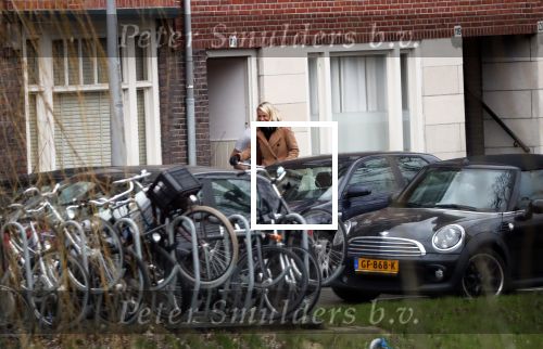 Amsterdam 5 januari 2019
Dionne Stax rijdt op de apollolaan 2x door rood op de fiets en ze heeft haar mobiel in haar handen. Dionne gaat langs bij haar vriend  Sytse Oudkerk