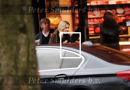 Amsterdam 7 januari 2019
Zakenman Dirk Jan Parelberg met zijn vrouw op de cornelis schuytstraat.