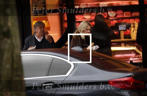 Amsterdam 7 januari 2019
Zakenman Dirk Jan Parelberg met zijn vrouw op de cornelis schuytstraat.