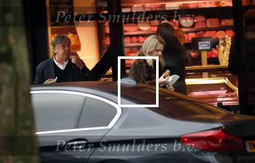 Amsterdam 7 januari 2019
Zakenman Dirk Jan Parelberg met zijn vrouw op de cornelis schuytstraat.