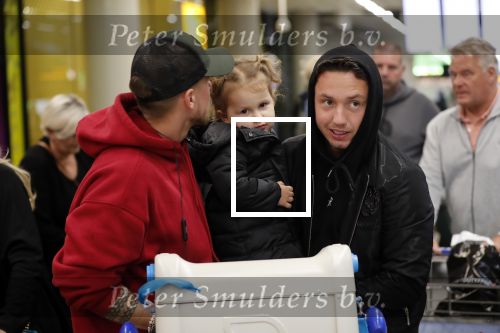 Schiphol 11 januari 2019
Andre Hazes jr en vriendin Monique Westenberg arriveren samen met familie en neef Djarno Hofland op schiphol na trip naar Ortlando.