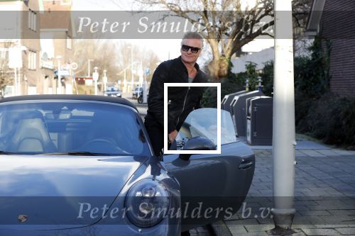 Amsterdam 9 januari 2019
Erland Galjaard stapt in zijn porsche 911 cabrio.