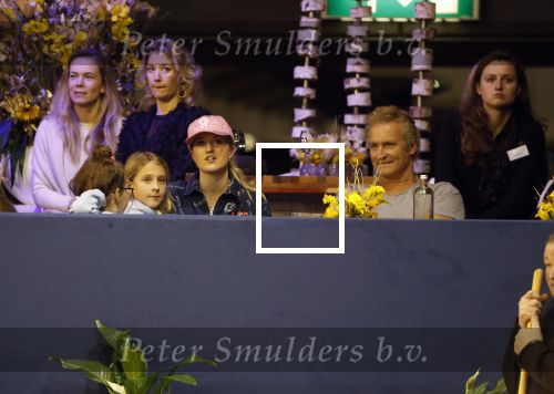 Amsterdam 27 januari 2019
Jumpin Amsterdam met de koninklijke gasten Koning Willem Alexander Prinses Amalia Prinses Irene Prinses Margarita haar man Tjalling ten Cate en hun dochters Julia en Paola. Erland Galjaard met dochter Lizzy v Dijk en Britt Dekker