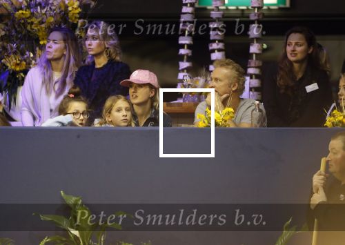 Amsterdam 27 januari 2019
Jumpin Amsterdam met de koninklijke gasten Koning Willem Alexander Prinses Amalia Prinses Irene Prinses Margarita haar man Tjalling ten Cate en hun dochters Julia en Paola. Erland Galjaard met dochter Lizzy v Dijk en Britt Dekker