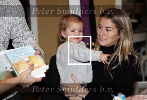 Beverwijk 22 december 2018
Rafael v d Vaart Damian Jesslynn en zijn vriendin Estavana Polman in het winkelcentrum waar Rafael zijn moeder Lolita een winkel heeft . Ze hebben geld opgehaald met veiling voor het ZZF.