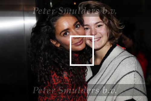 Amsterdam 3 januari 2019
Boekpresentatie Fajah Lourens Fajah kwam met een nieuwe Bentley. Ook haar dochter Irem en zoon Shai kwamen mee.Fajah met haar zus Shanti Schiks