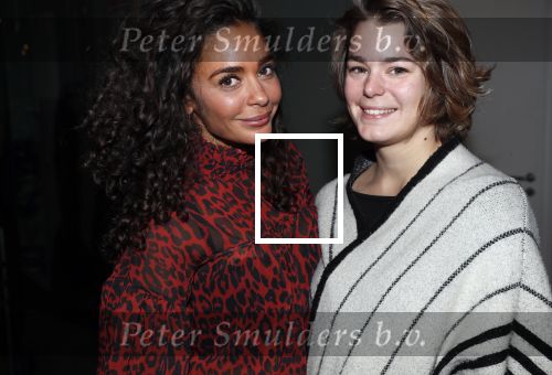Amsterdam 3 januari 2019
Boekpresentatie Fajah Lourens Fajah kwam met een nieuwe Bentley. Ook haar dochter Irem en zoon Shai kwamen mee.Fajah met haar zus Shanti Schiks