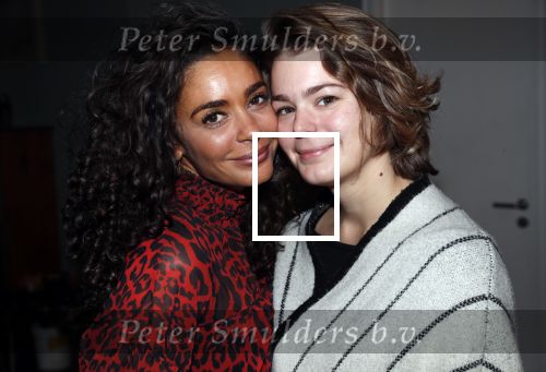 Amsterdam 3 januari 2019
Boekpresentatie Fajah Lourens Fajah kwam met een nieuwe Bentley. Ook haar dochter Irem en zoon Shai kwamen mee.Fajah met haar zus Shanti Schiks