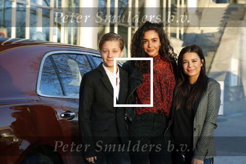 Amsterdam 3 januari 2019
Boekpresentatie Fajah Lourens Fajah kwam met een nieuwe Bentley. Ook haar dochter Irem en zoon Shai kwamen mee.