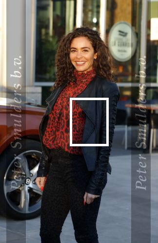 Amsterdam 3 januari 2019
Boekpresentatie Fajah Lourens Fajah kwam met een nieuwe Bentley. Ook haar dochter Irem en zoon Shai kwamen mee.