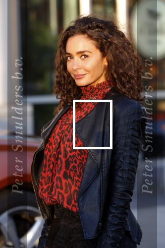 Amsterdam 3 januari 2019
Boekpresentatie Fajah Lourens Fajah kwam met een nieuwe Bentley. Ook haar dochter Irem en zoon Shai kwamen mee.