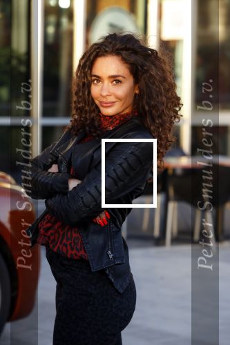 Amsterdam 3 januari 2019
Boekpresentatie Fajah Lourens Fajah kwam met een nieuwe Bentley. Ook haar dochter Irem en zoon Shai kwamen mee.