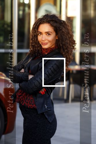 Amsterdam 3 januari 2019
Boekpresentatie Fajah Lourens Fajah kwam met een nieuwe Bentley. Ook haar dochter Irem en zoon Shai kwamen mee.