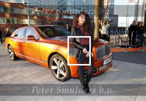 Amsterdam 3 januari 2019
Boekpresentatie Fajah Lourens Fajah kwam met een nieuwe Bentley. Ook haar dochter Irem en zoon Shai kwamen mee.