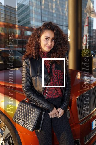 Amsterdam 3 januari 2019
Boekpresentatie Fajah Lourens Fajah kwam met een nieuwe Bentley. Ook haar dochter Irem en zoon Shai kwamen mee.