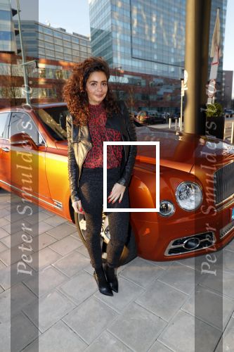 Amsterdam 3 januari 2019
Boekpresentatie Fajah Lourens Fajah kwam met een nieuwe Bentley. Ook haar dochter Irem en zoon Shai kwamen mee.