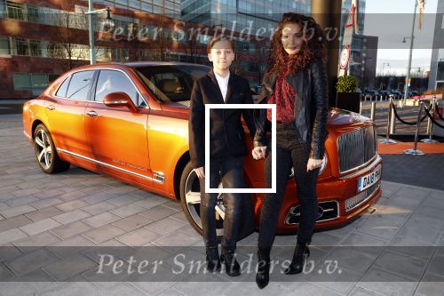 Amsterdam 3 januari 2019
Boekpresentatie Fajah Lourens Fajah kwam met een nieuwe Bentley. Ook haar dochter Irem en zoon Shai kwamen mee.