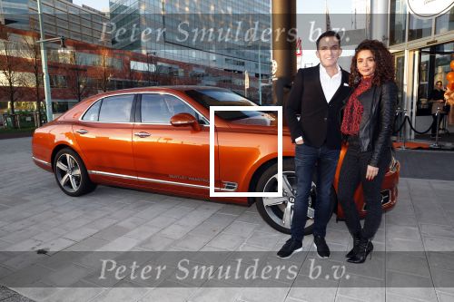 Amsterdam 3 januari 2019
Boekpresentatie Fajah Lourens Fajah kwam met een nieuwe Bentley. Ook haar dochter Irem en zoon Shai kwamen mee.
Fajah met bentley dealer Ad Geerts