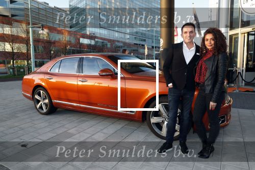 Amsterdam 3 januari 2019
Boekpresentatie Fajah Lourens Fajah kwam met een nieuwe Bentley. Ook haar dochter Irem en zoon Shai kwamen mee.
Fajah met bentley dealer Ad Geerts