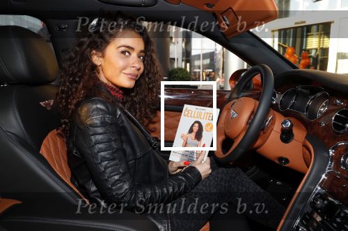 Amsterdam 3 januari 2019
Boekpresentatie Fajah Lourens Fajah kwam met een nieuwe Bentley. Ook haar dochter Irem en zoon Shai kwamen mee.