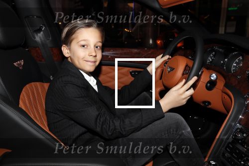 Amsterdam 3 januari 2019
Boekpresentatie Fajah Lourens Fajah kwam met een nieuwe Bentley. Ook haar dochter Irem en zoon Shai kwamen mee.