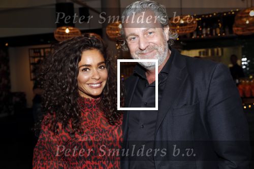Amsterdam 3 januari 2019
Boekpresentatie Fajah Lourens Fajah kwam met een nieuwe Bentley. Ook haar dochter Irem en zoon Shai kwamen mee
Fajah met Mark Teurlings.