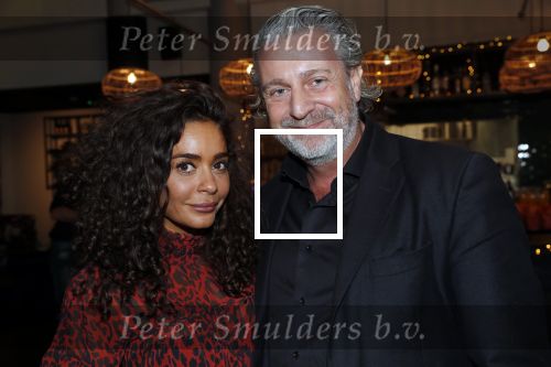 Amsterdam 3 januari 2019
Boekpresentatie Fajah Lourens Fajah kwam met een nieuwe Bentley. Ook haar dochter Irem en zoon Shai kwamen mee
Fajah met Mark Teurlings.