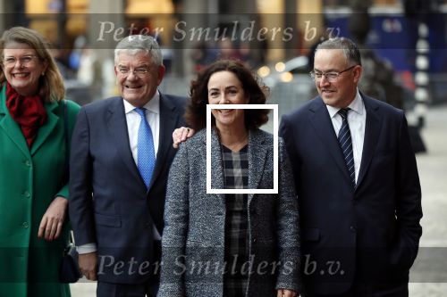 Amsterdam 15 januari 2019
Niieuwjaarsreceptie Koning Willem Alexander en koningin Maxima in paleis op de dam. De burgemeesters van de 4 grote steden komen aan bij het Koninklijk Paleis op de Dam voor de traditionele nieuwjaarsontvangst van de Koning. Vlnr Pauline Krikke, Jan van Zanen, Femke Halsema en Ahmed Aboutaleb