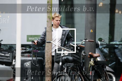 Amsterdam 26 januari 2019
Frenkie de Jong doet boodschappen bij sde Albert Heijn op de zuidas.
