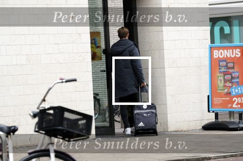 Amsterdam 26 januari 2019
Frenkie de Jong doet boodschappen bij sde Albert Heijn op de zuidas.