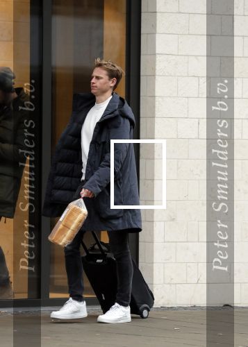 Amsterdam 26 januari 2019
Frenkie de Jong doet boodschappen bij sde Albert Heijn op de zuidas.