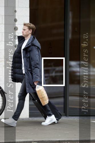 Amsterdam 26 januari 2019
Frenkie de Jong doet boodschappen bij sde Albert Heijn op de zuidas.