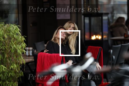 Amsterdam 23 januari 2019
Gaby Blaaser met vriendinnen op de cornelis schuytstraat.
