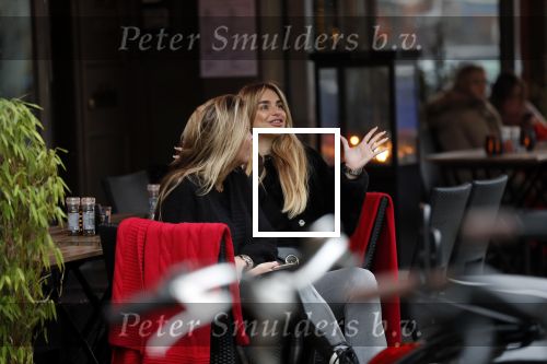 Amsterdam 23 januari 2019
Gaby Blaaser met vriendinnen op de cornelis schuytstraat.
