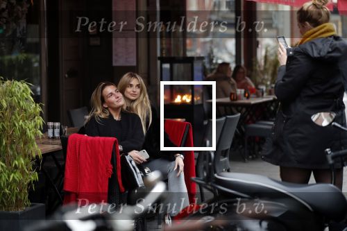 Amsterdam 23 januari 2019
Gaby Blaaser met vriendinnen op de cornelis schuytstraat.