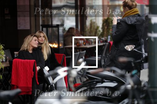Amsterdam 23 januari 2019
Gaby Blaaser met vriendinnen op de cornelis schuytstraat.