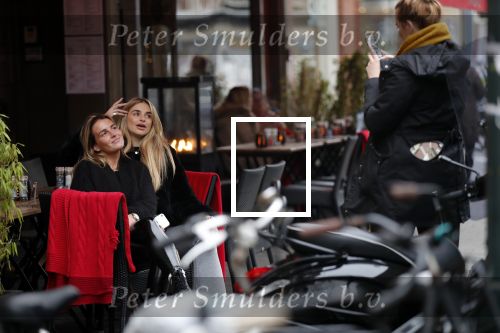 Amsterdam 23 januari 2019
Gaby Blaaser met vriendinnen op de cornelis schuytstraat.
