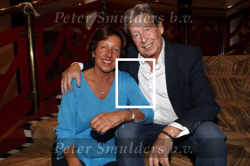 Zeist 23 december 2018
Hans Wendy Steven Osacr en Renzo Kazan met hun vrouwen en kinderen in het Fyji Hotel.