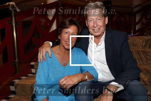 Zeist 23 december 2018
Hans Wendy Steven Osacr en Renzo Kazan met hun vrouwen en kinderen in het Fyji Hotel.