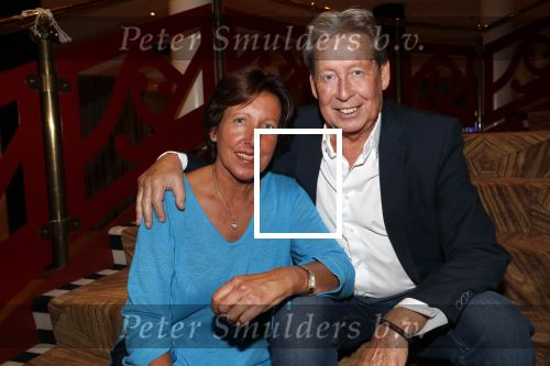 Zeist 23 december 2018
Hans Wendy Steven Osacr en Renzo Kazan met hun vrouwen en kinderen in het Fyji Hotel.
