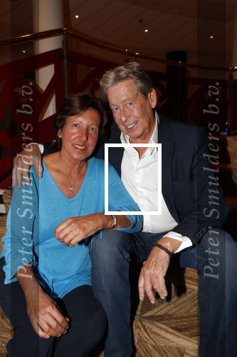 Zeist 23 december 2018
Hans Wendy Steven Osacr en Renzo Kazan met hun vrouwen en kinderen in het Fyji Hotel.